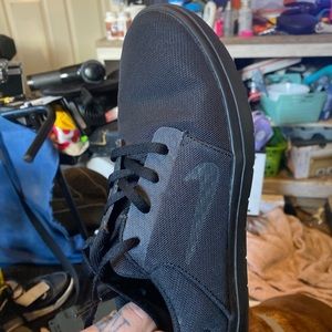 Nike low tops size 8